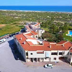 Da Lota - Beachfront Hotel